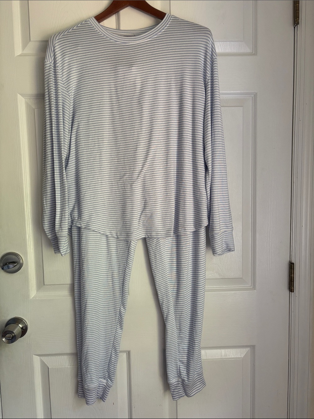 LOFT SLEEP Super Soft Long Sleeve Stripe Pajama Set Light Blue White Size Large
